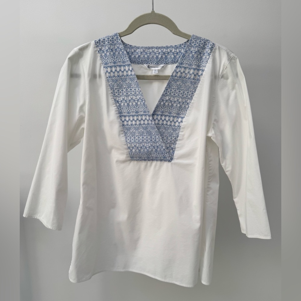 Brooks Brothers White and Blue Embroidered Tunic Top,‎ Size M